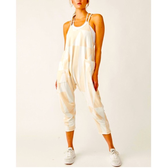 Free People Pants - NWT FREE PEOPLE HOT SHOT PRINTED ROMPER